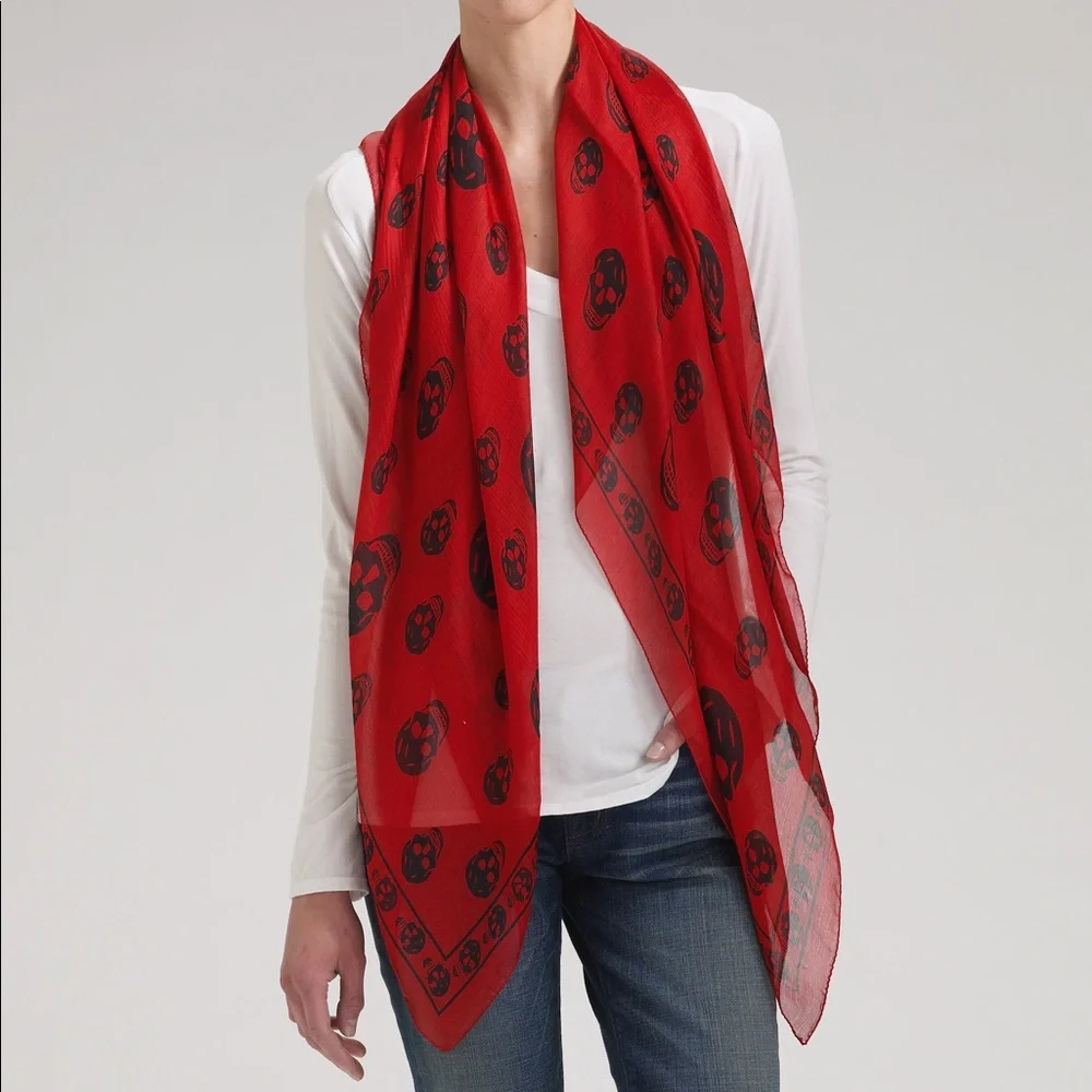 本人期 Alexander McQueen Red Skull Scarf Alexander McQueen Red Skull Scarf - Ann's Fabulous Closeouts